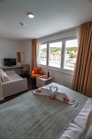 In-room safe, desk, blackout curtains, soundproofing