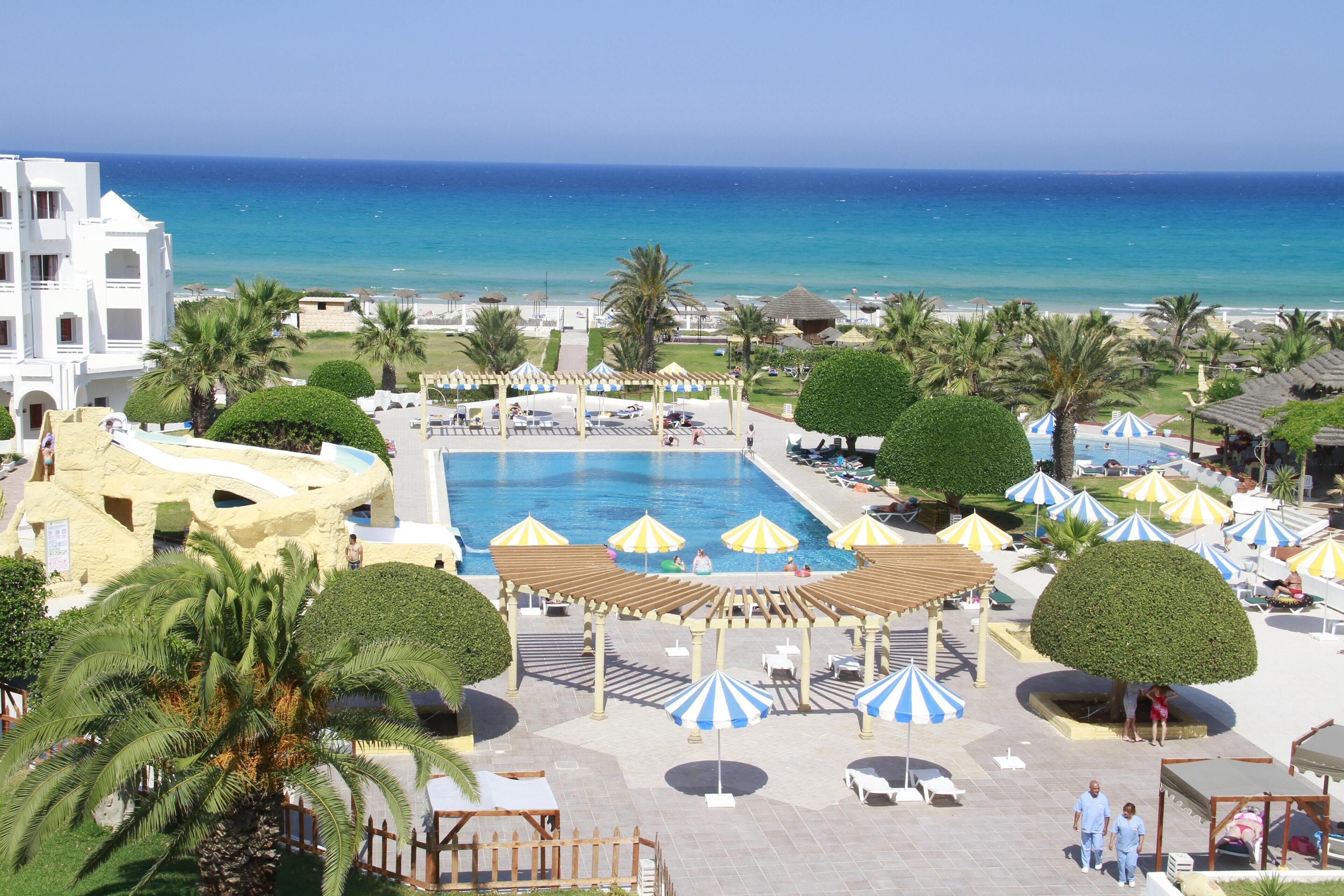 Indoor pool, 3 outdoor pools, sun loungers