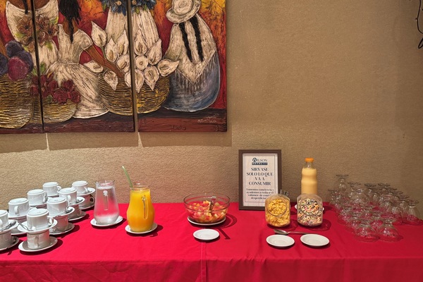 Desayuno continental gratuito y diario