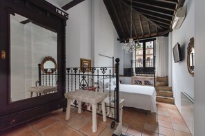 Standard-Doppelzimmer | 1 Schlafzimmer, Daunenbettdecken, Minibar, individuell dekoriert