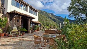 Front of property - Hotel Los Jarales (Istan)