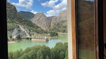 Chambre Double (Duplex, with view) | Minibar, rideaux occultants, chambres insonorisées