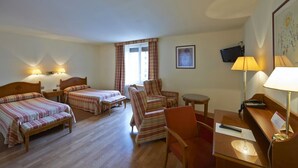 Desk, free WiFi, bed sheets - Abat Cisneros (Monistrol de Montserrat)