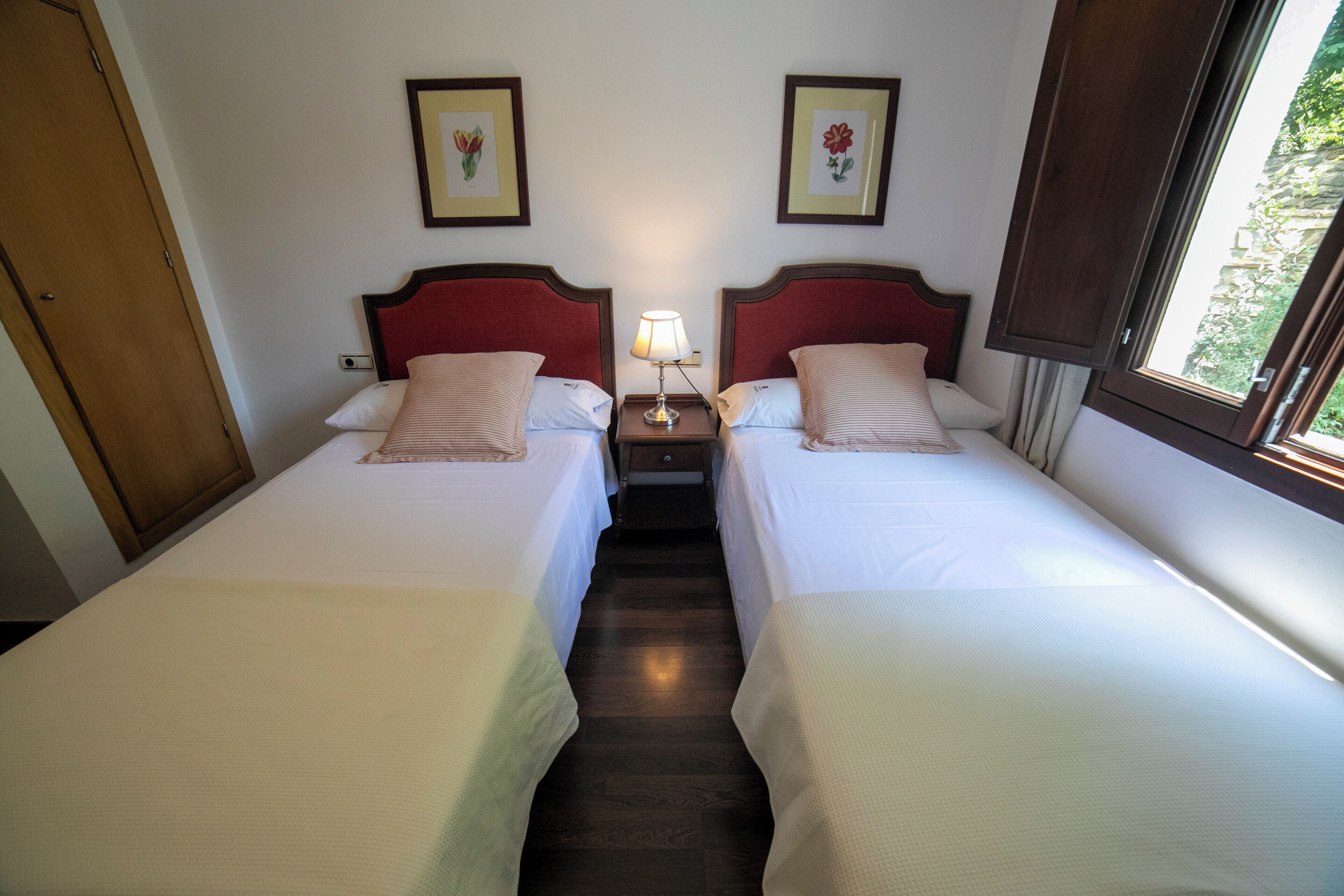 minibar, in-room safe, bed sheets