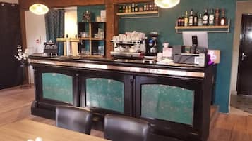 Bar (en el alojamiento)