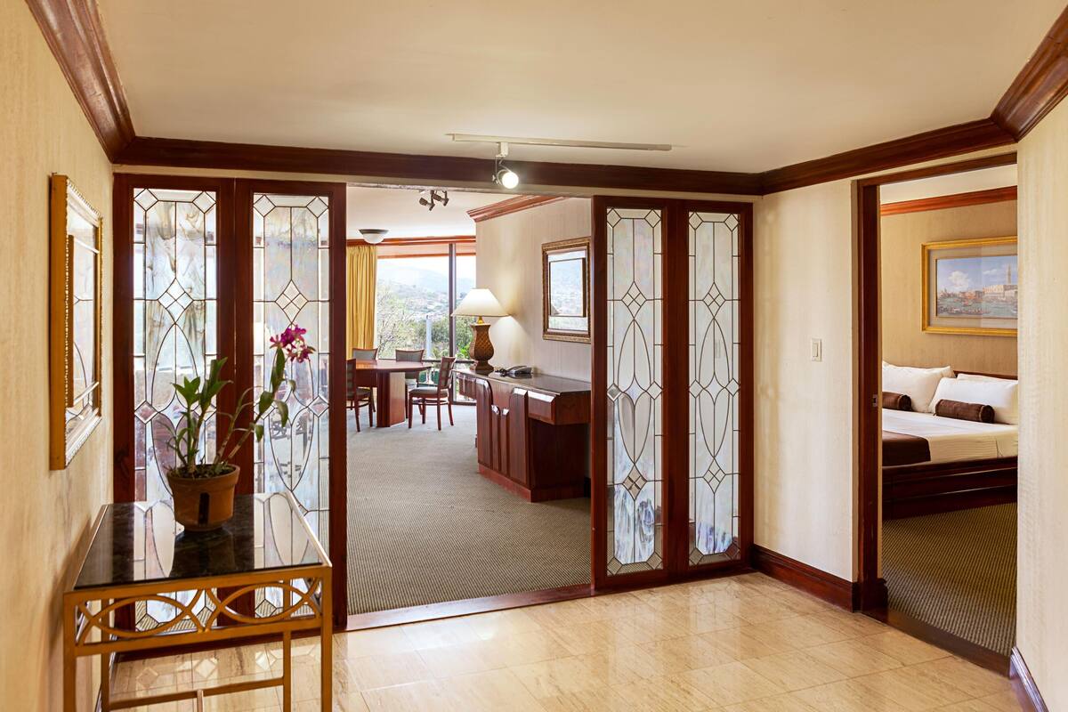 Presidential Suite, 2 Bedrooms (2 King Beds) | Premium bedding, Select Comfort beds, in-room safe, desk