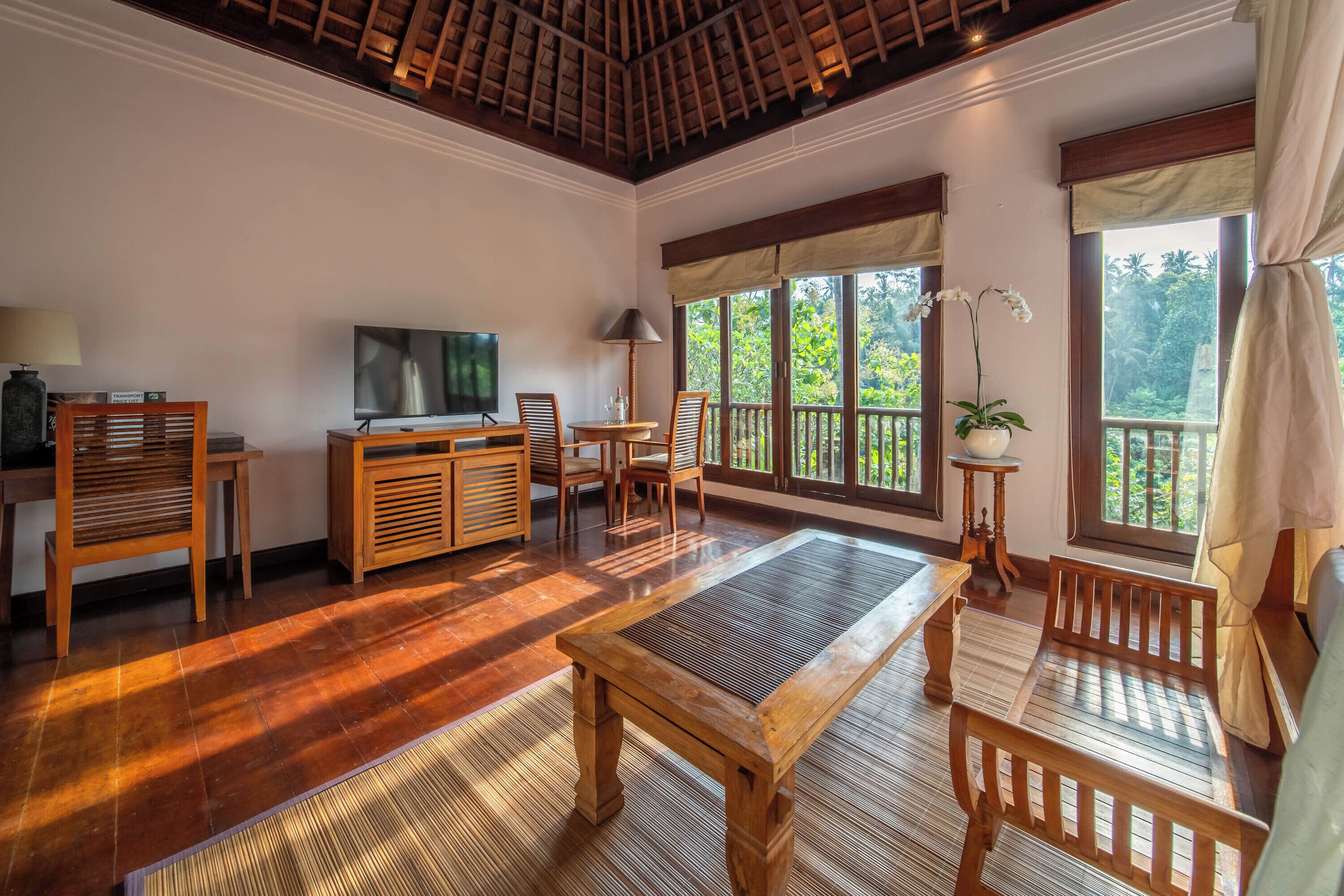 Valley View Pool Villa | Egyptian cotton sheets, premium bedding, pillow-top beds, minibar