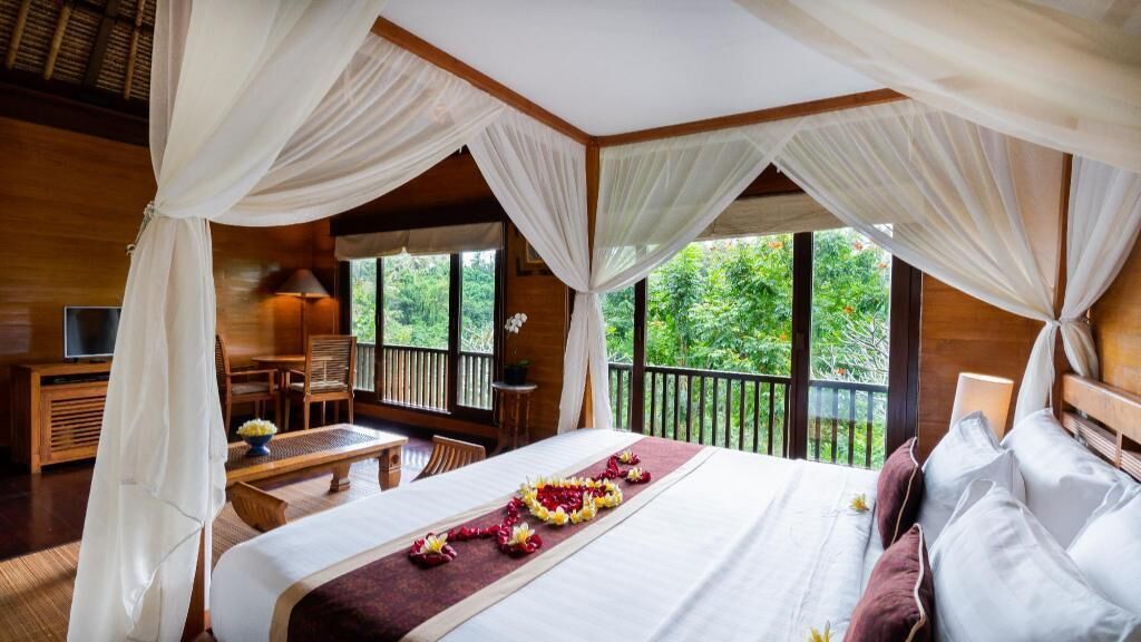 Egyptian cotton sheets, premium bedding, pillow-top beds, minibar