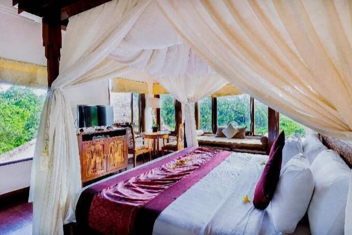 Egyptian cotton sheets, premium bedding, pillow-top beds, minibar