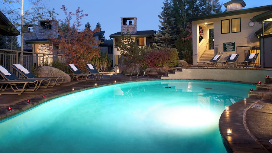 Tamarack Townhomes - CoralTree Residence Collection