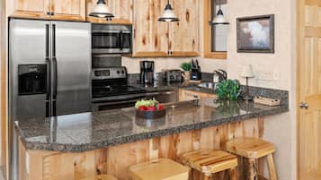 Condo, 2 Bedrooms (Tamarack 28) | Property amenity