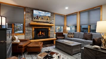 Condo, 2 Bedrooms (Tamarack 25) | Front of property