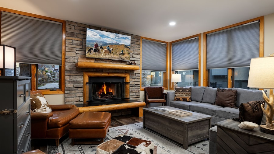 Tamarack Townhomes - CoralTree Residence Collection