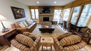 Tv, pejs, dvd-afspiller