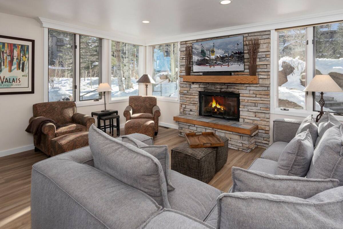 Condo (4 Bedrooms) | Front of property