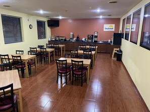 Café da manhã para viagem grÔtis todos os dias