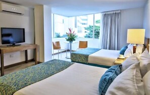 Roupas de cama premium, frigobar, cofres nos quartos, escrivaninha