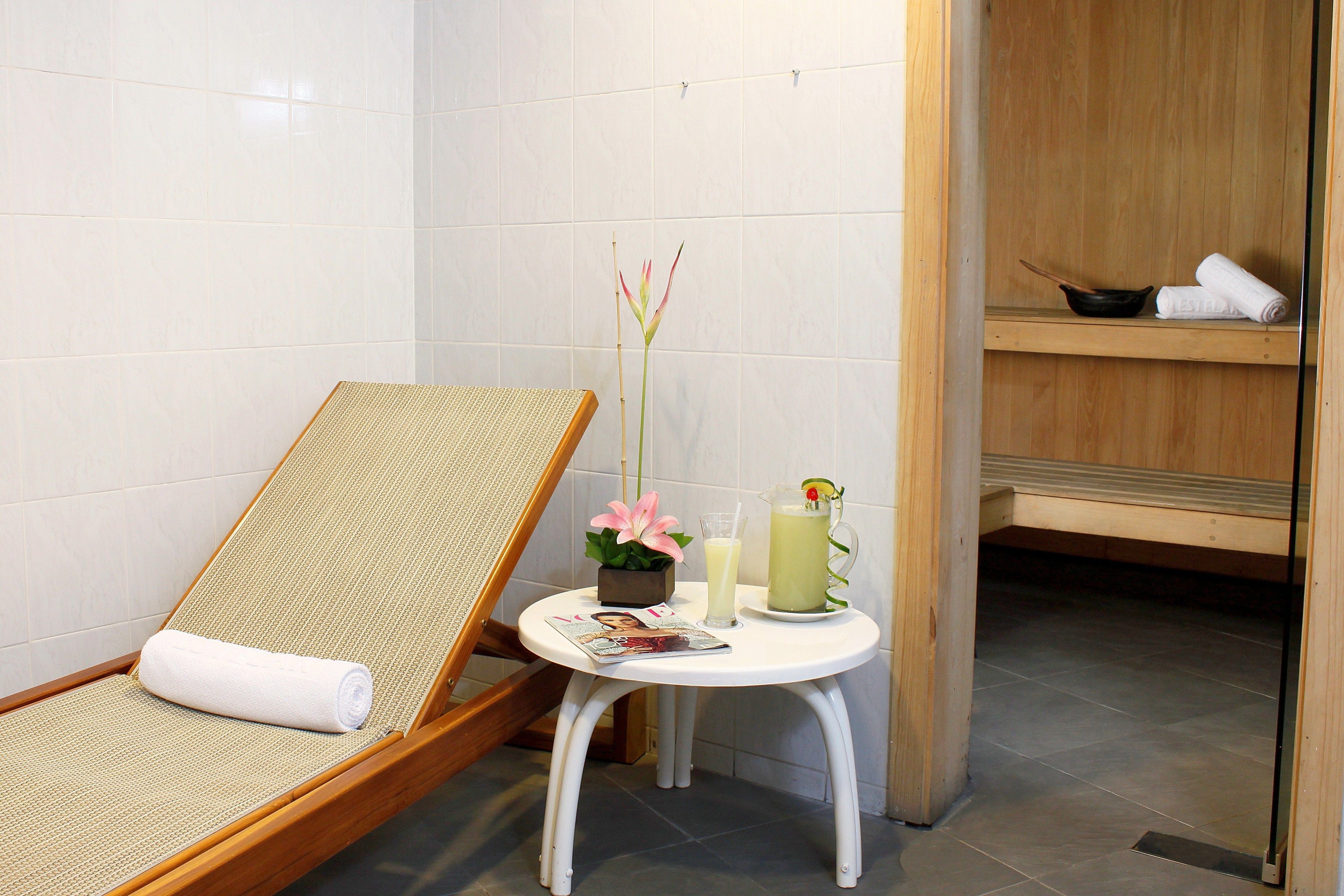 Body treatments, hydrotherapy, aromatherapy, facials, 2 treatment rooms