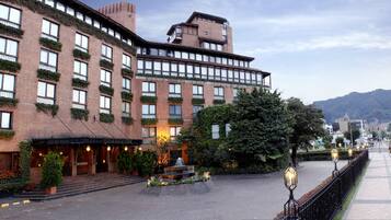 Fachada de la propiedad