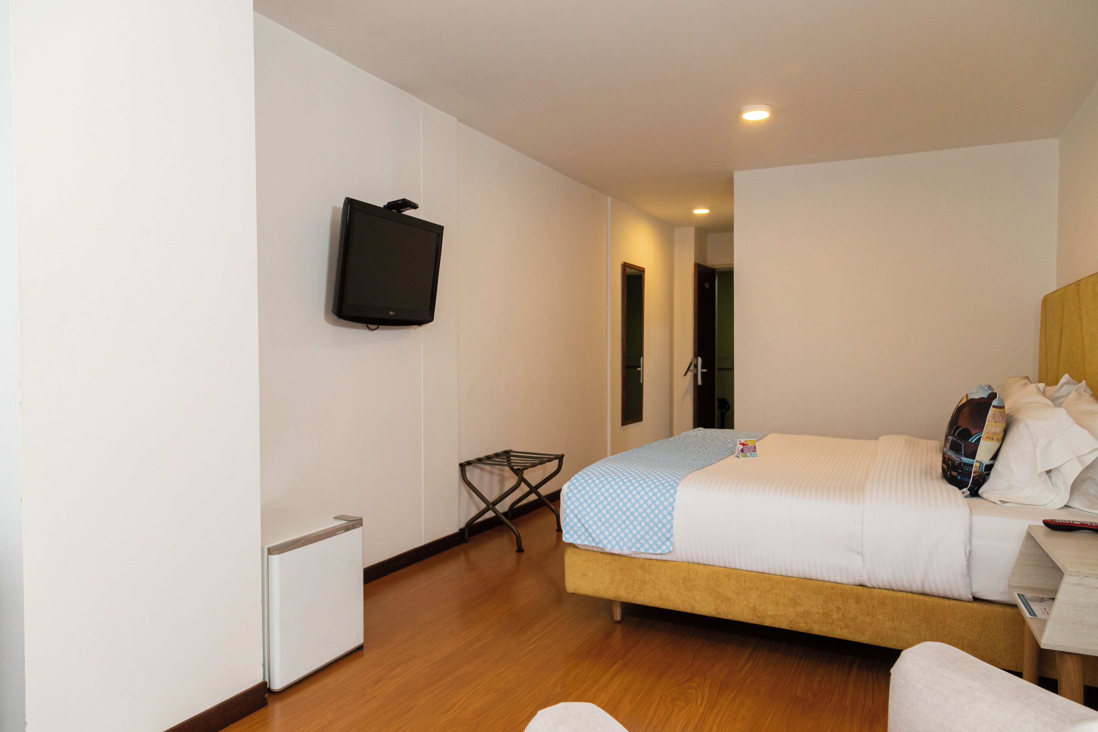 double room, 1 king bed | 1 bedroom, in-room safe, free wifi, bed sheets