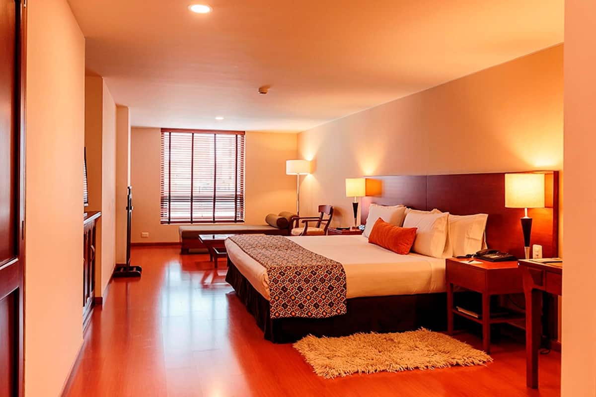 Premium bedding, in-room safe, desk, soundproofing
