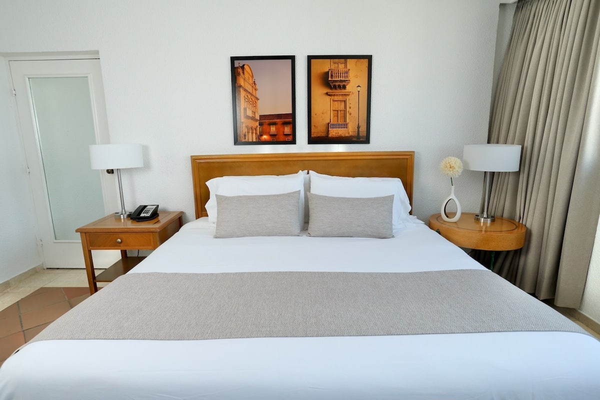 1 slaapkamer, luxe beddengoed, een minibar, een kluis op de kamer
