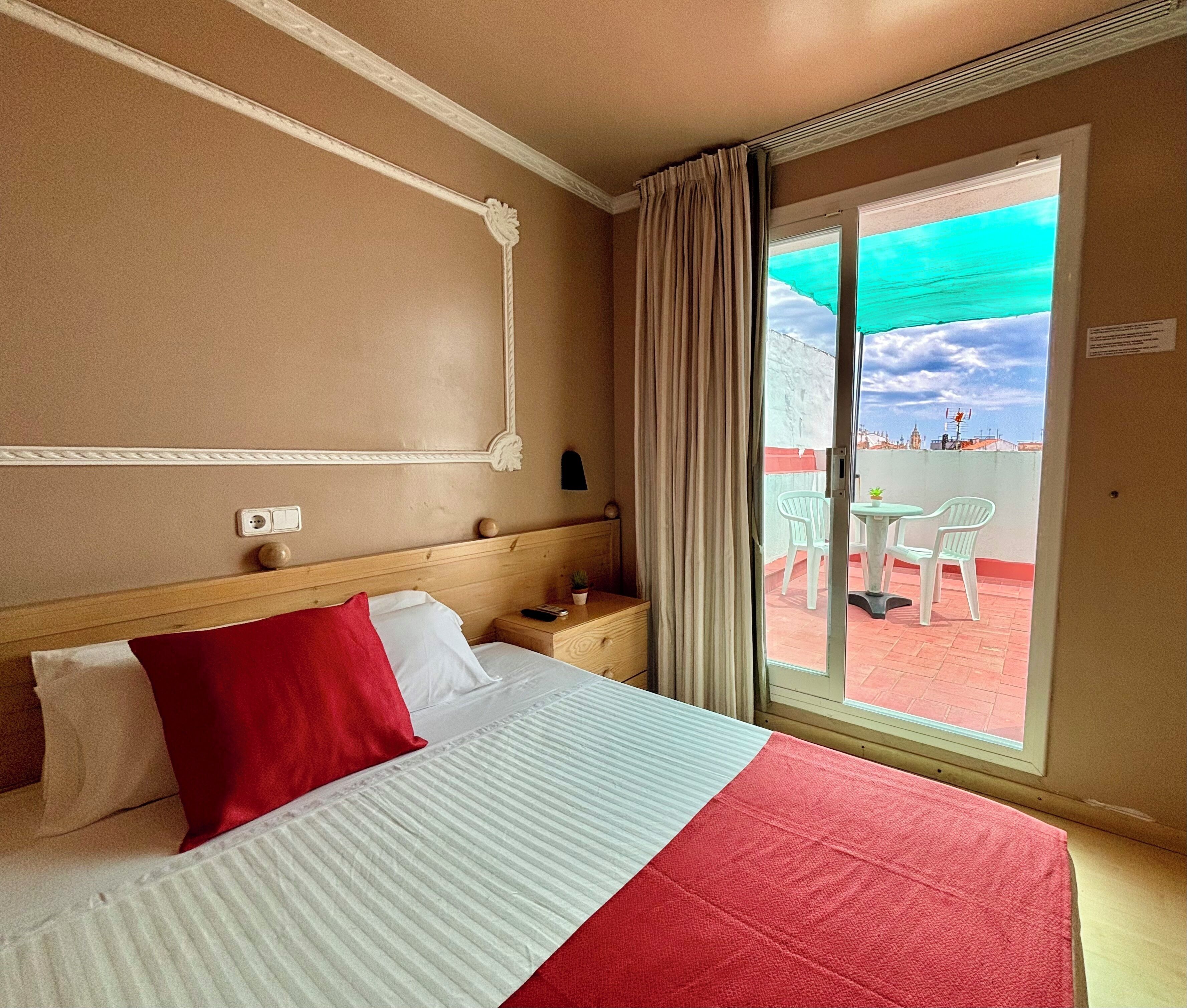 Phòng đôi Tiêu chuẩn, ban công | Két bảo mật tại phòng, bàn, bàn ủi/dụng cụ ủi quần áo 