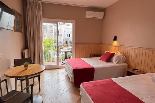 Chambre Triple Standard | Coffres-forts dans les chambres, bureau, fer et planche à repasser