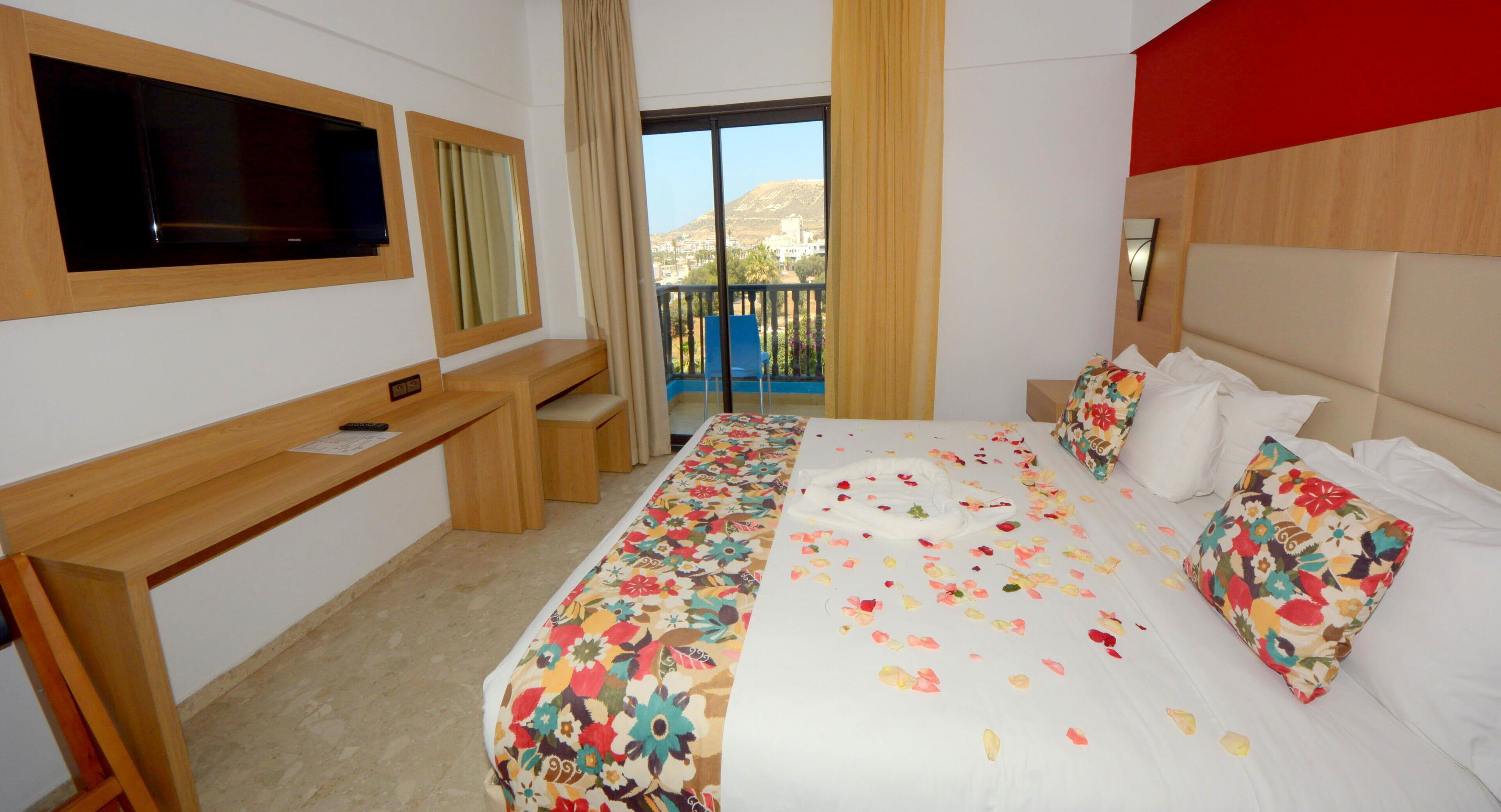 Standard Double Room | In-room safe, desk, soundproofing, free WiFi