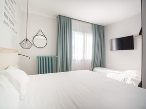Triple Room | Individually decorated, individually furnished, desk, soundproofing - Urban Style Hotel de France (Vannes)