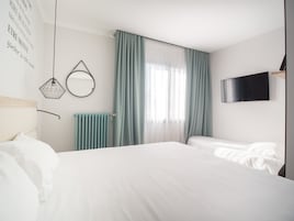 Decoración personalizada, muebles diferentes y escritorio