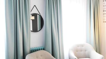 Individually decorated, individually furnished, desk, soundproofing