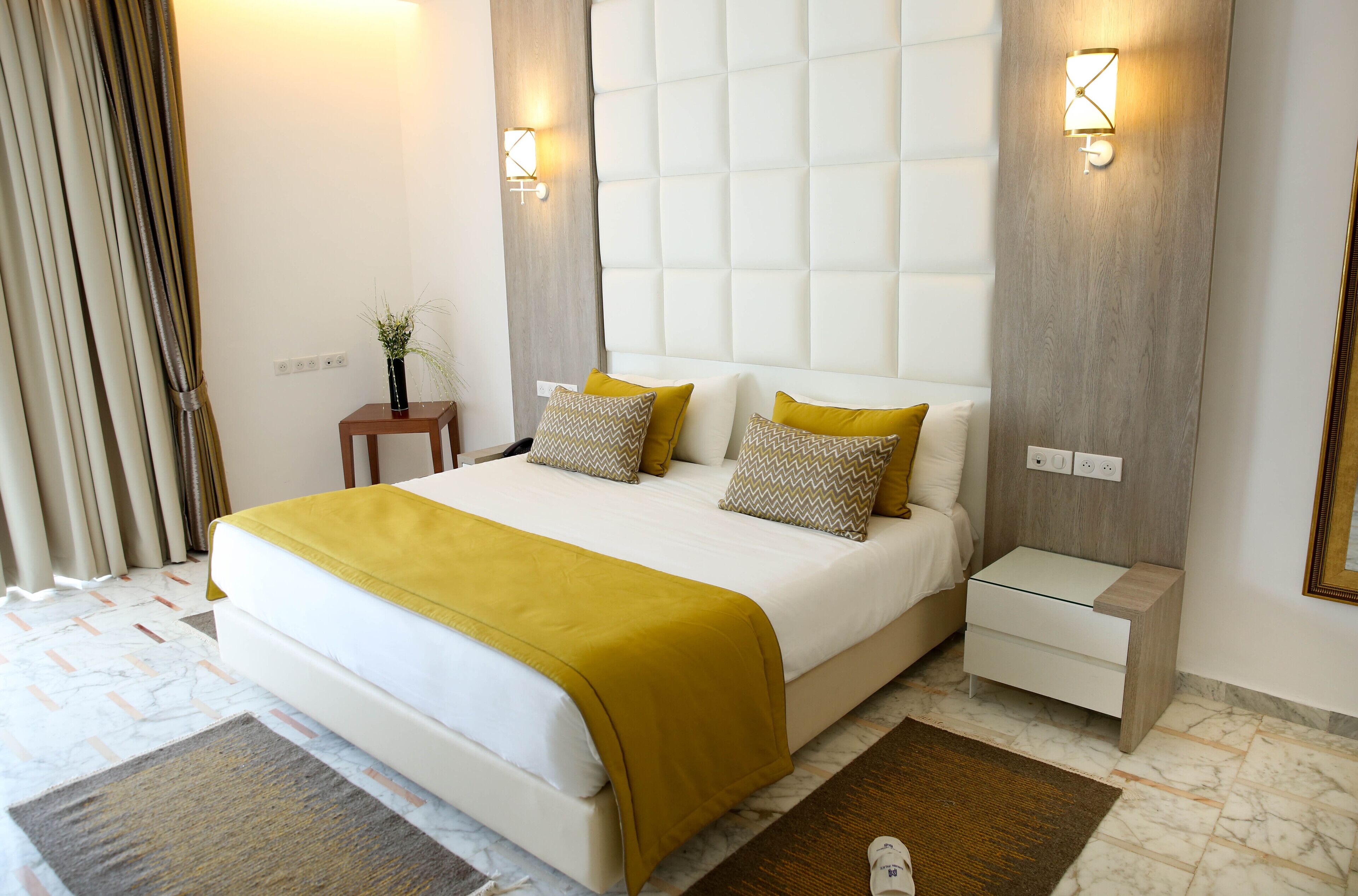 deluxe suite | 1 bedroom, premium bedding, minibar, in-room safe