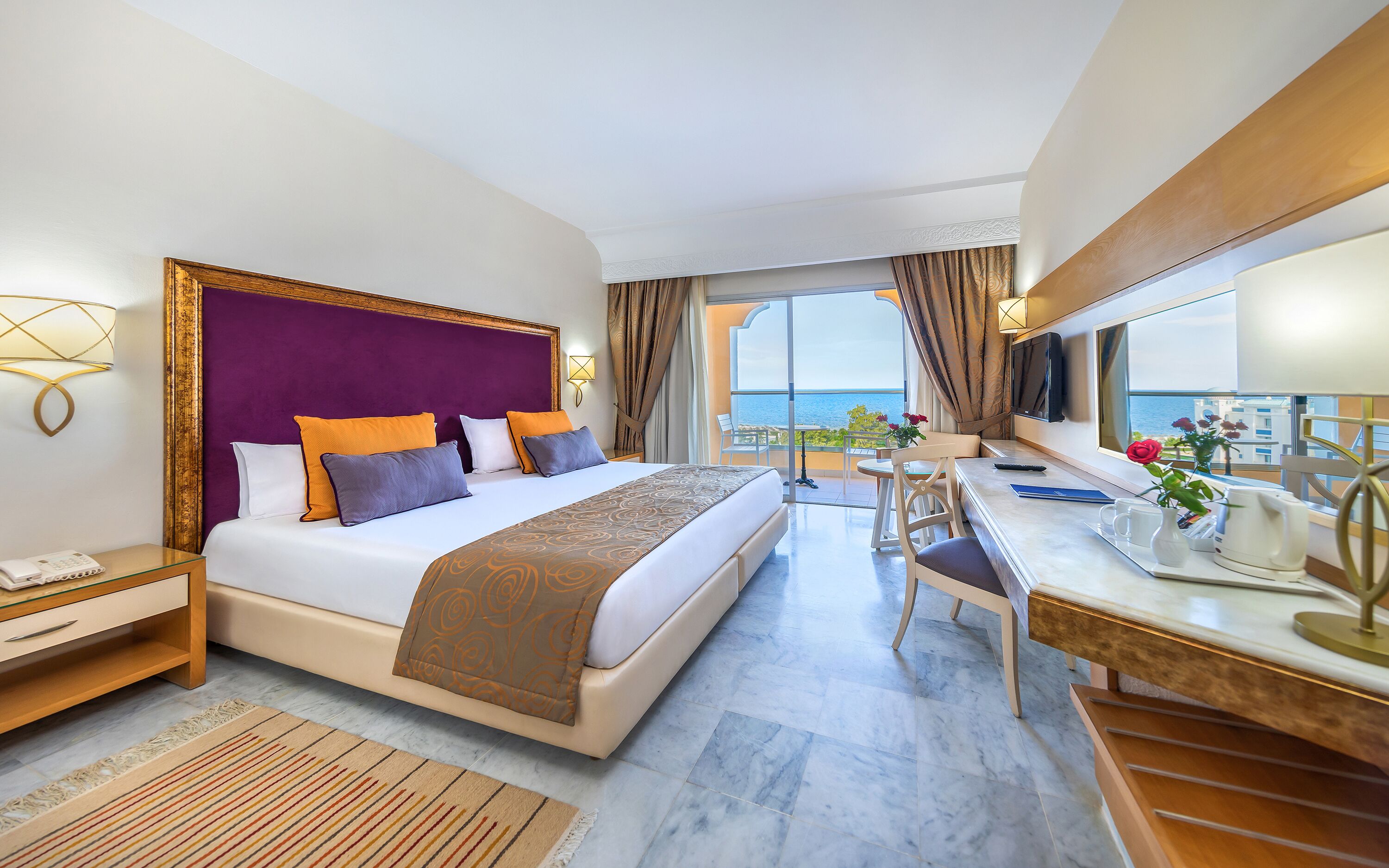 Ropa de cama de alta calidad y minibar 