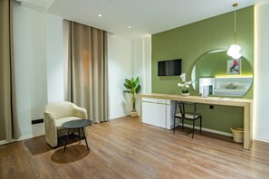 In-room safe, desk, laptop workspace, blackout drapes