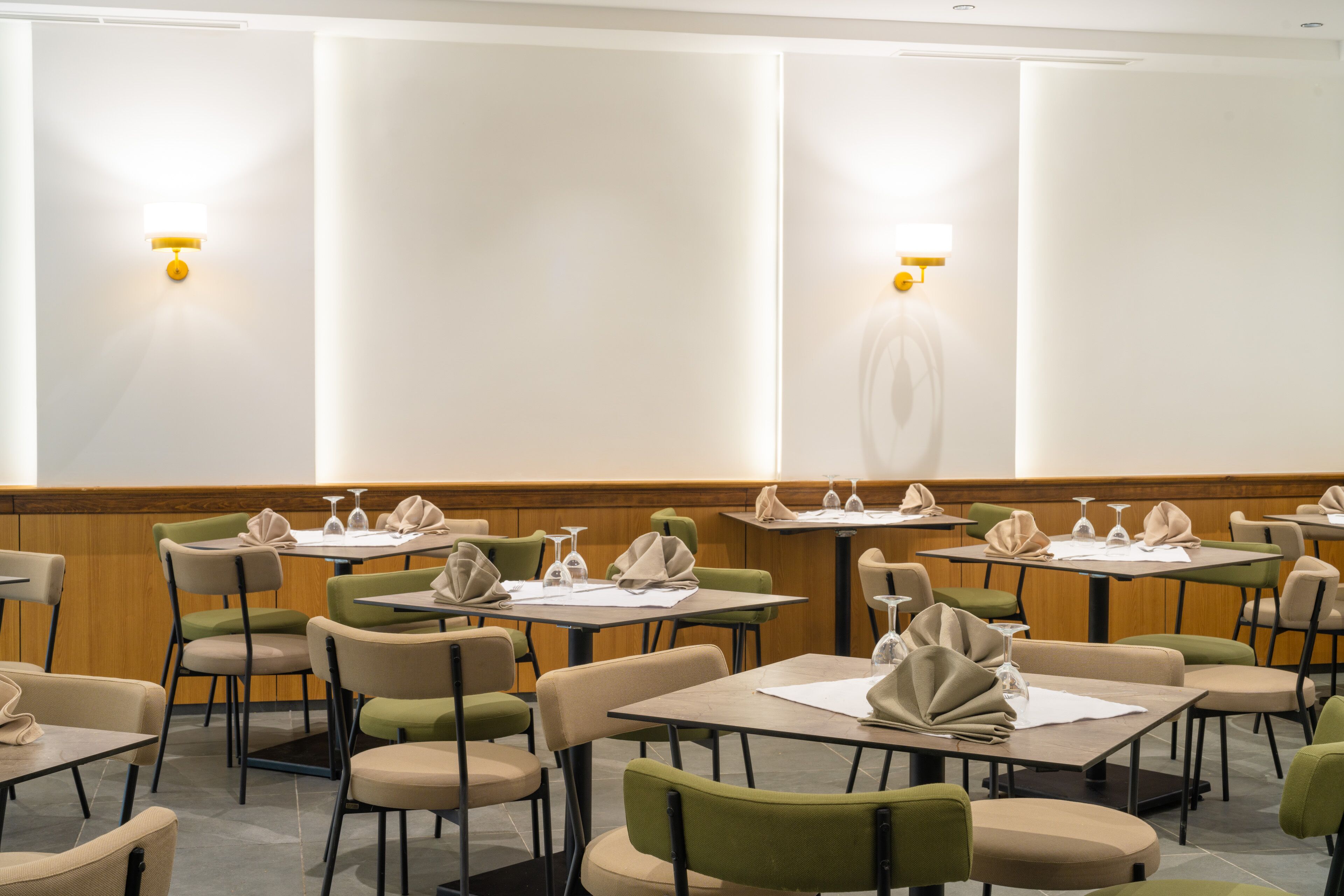 Breakfast, lunch and dinner served