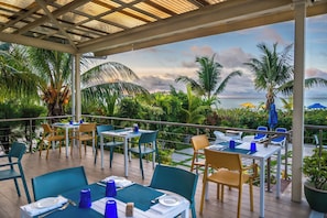 2 restaurants, breakfast, lunch, dinner served; international cuisine