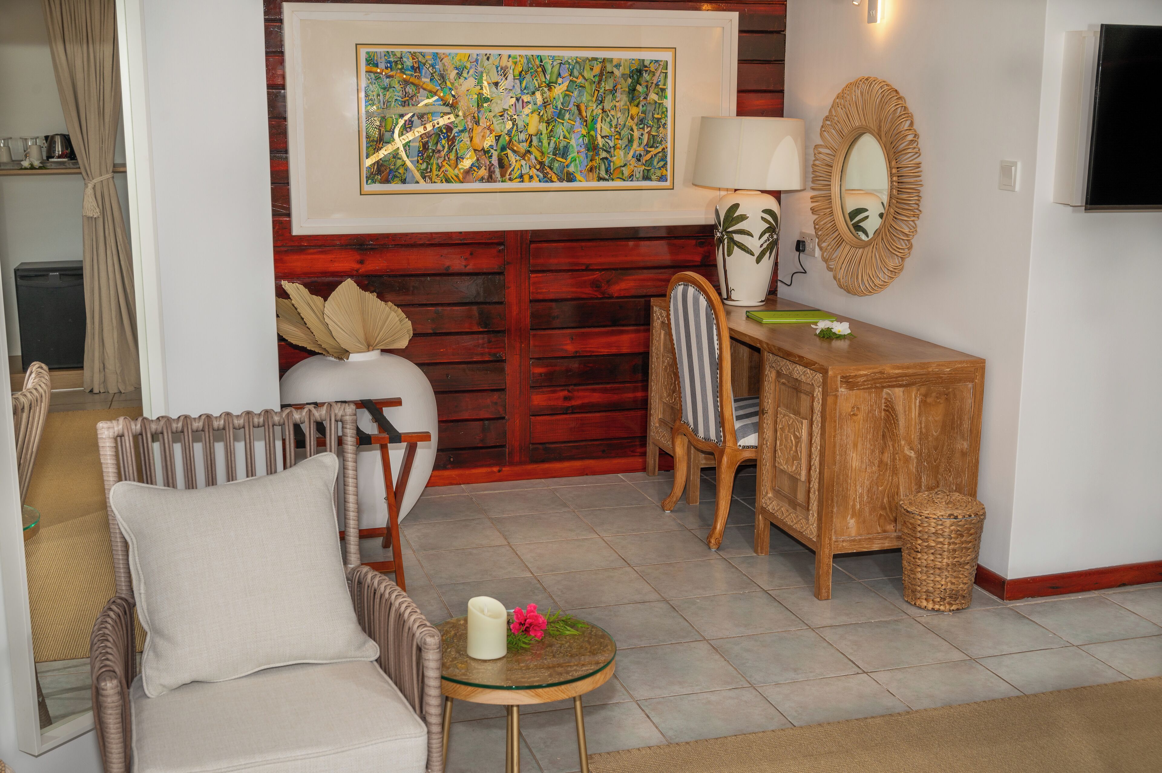 superior room | in-room safe, desk, free wifi