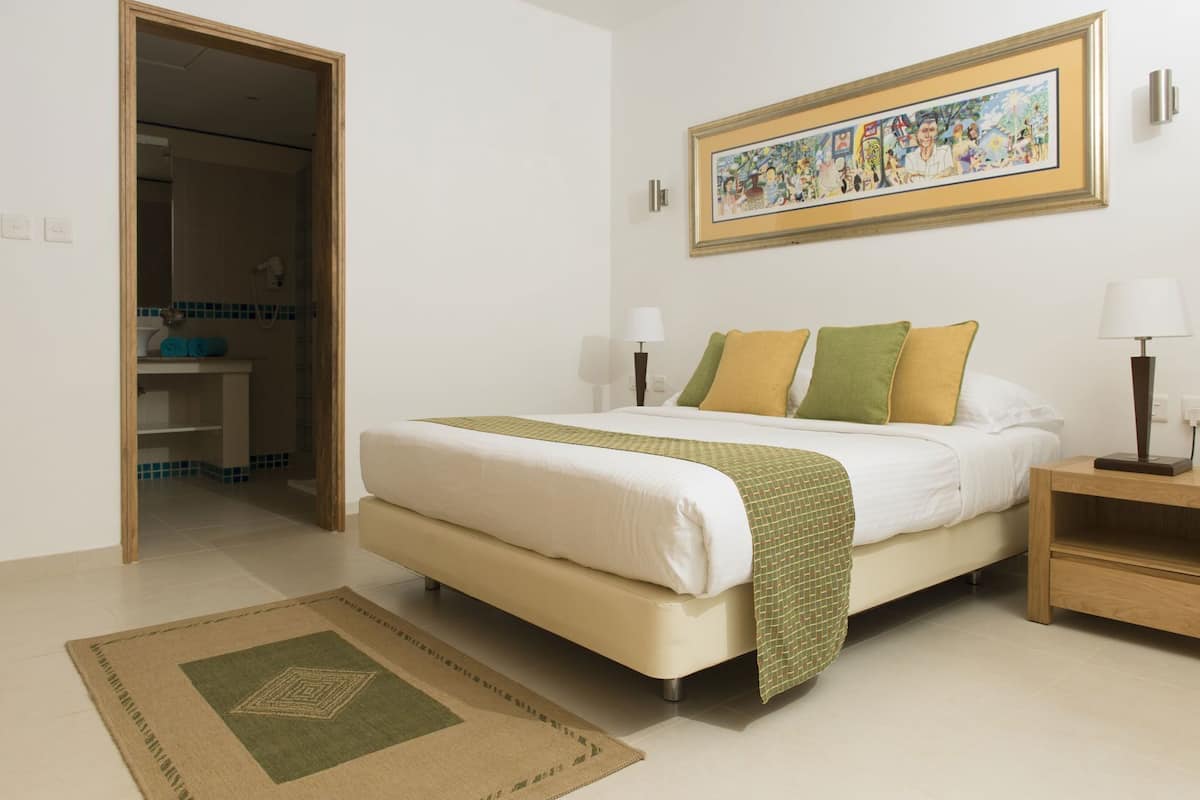 Coffres-forts dans les chambres, bureau, Wi-Fi gratuit, draps fournis