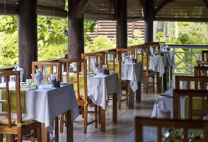 Desayuno buffet todos los días (con cargo)
