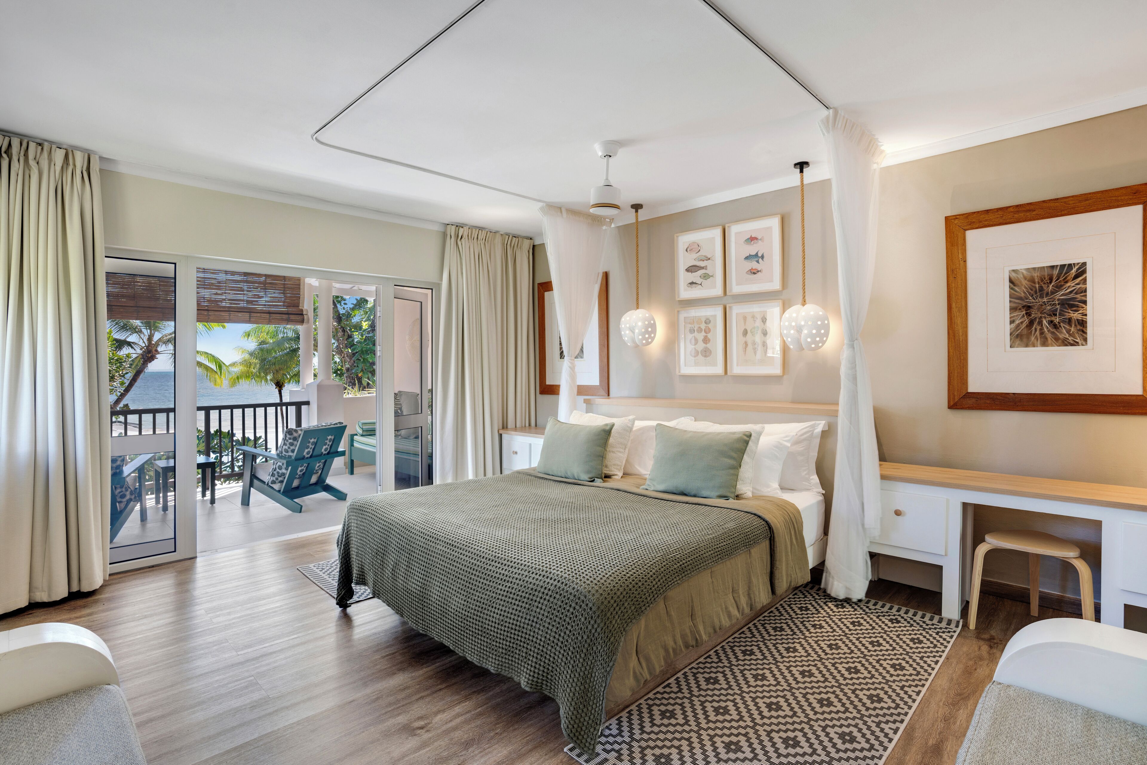 Caja de seguridad en la habitación, escritorio y cunas gratuitas 