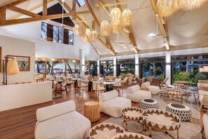 ฝ่ายต้อนรับ