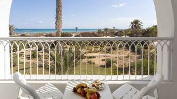 1 bedroom, premium bedding, in-room safe, desk