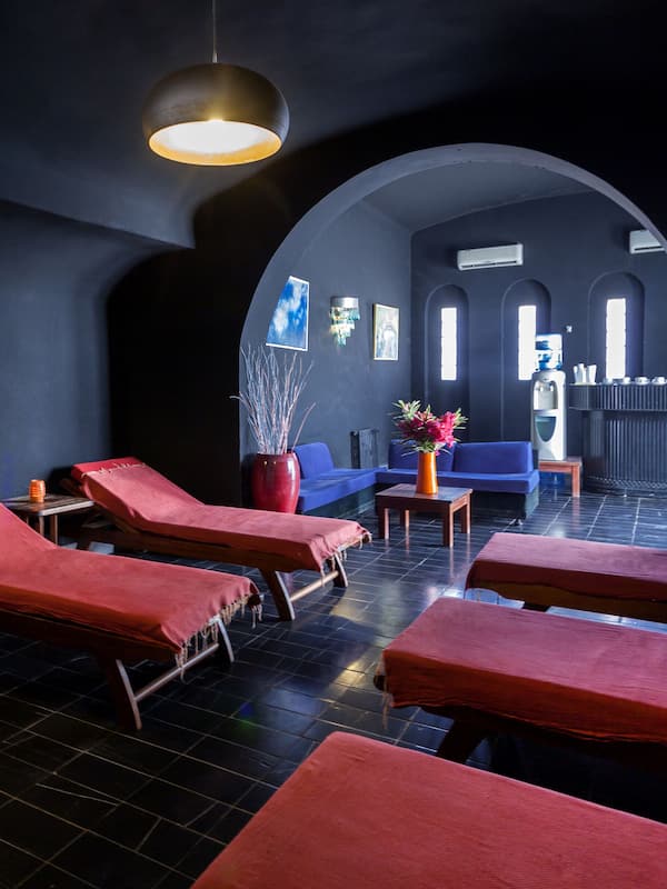 Sauna, steam room, Turkish bath, hydrotherapy, hot stone massages