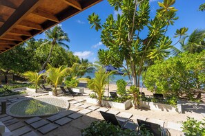 Utsikt mot strand/hav