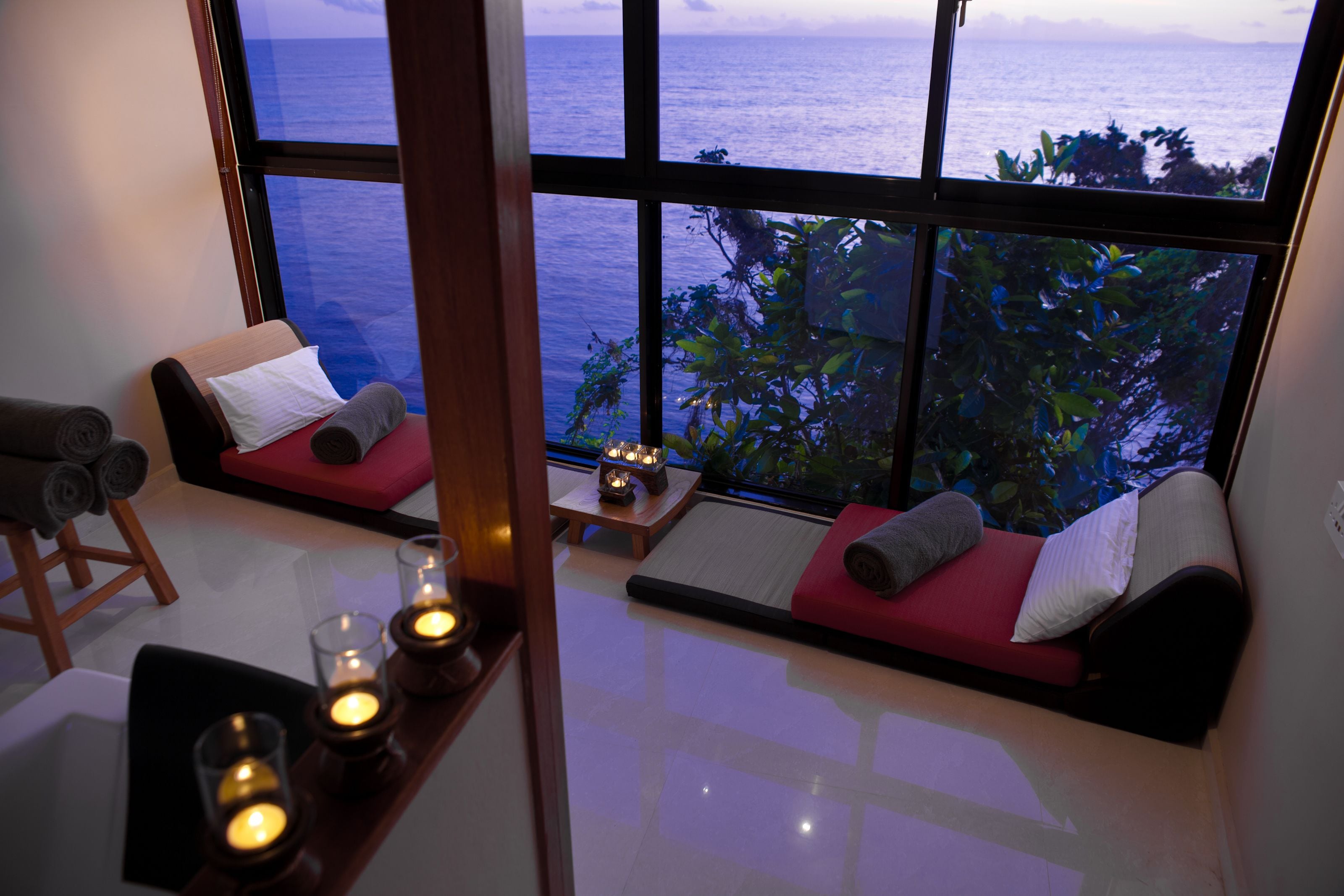 couples treatment room(s), hot tub, body treatments, hydrotherapy