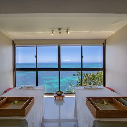 Couples treatment rooms, hot tub, body treatments, hydrotherapy