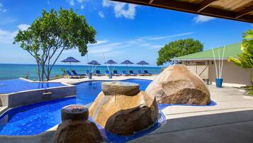 3 outdoor pools, pool umbrellas, sun loungers