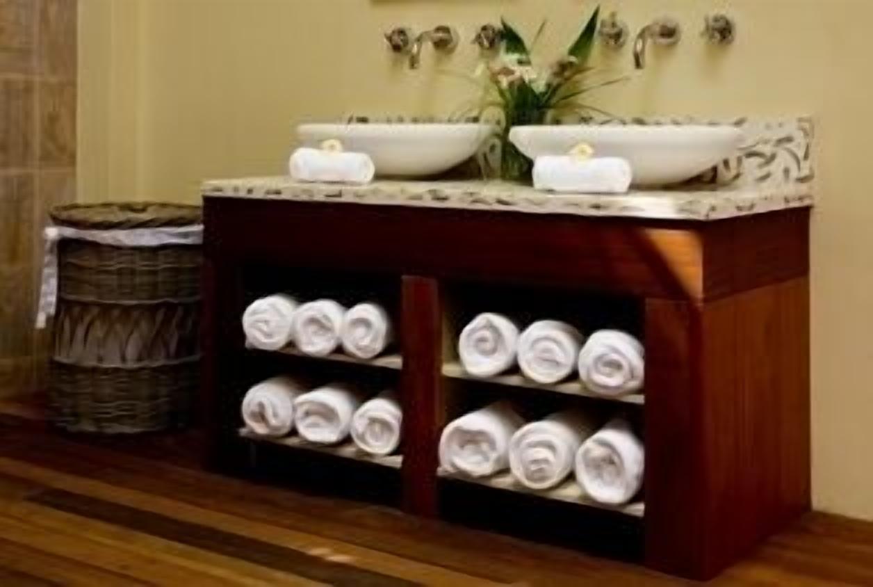 couples treatment room(s), body treatments, aromatherapy