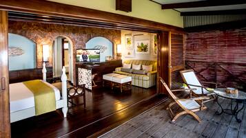 Deluxe-værelse | Premium-sengetøj, minibar, pengeskab på værelset, skrivebord